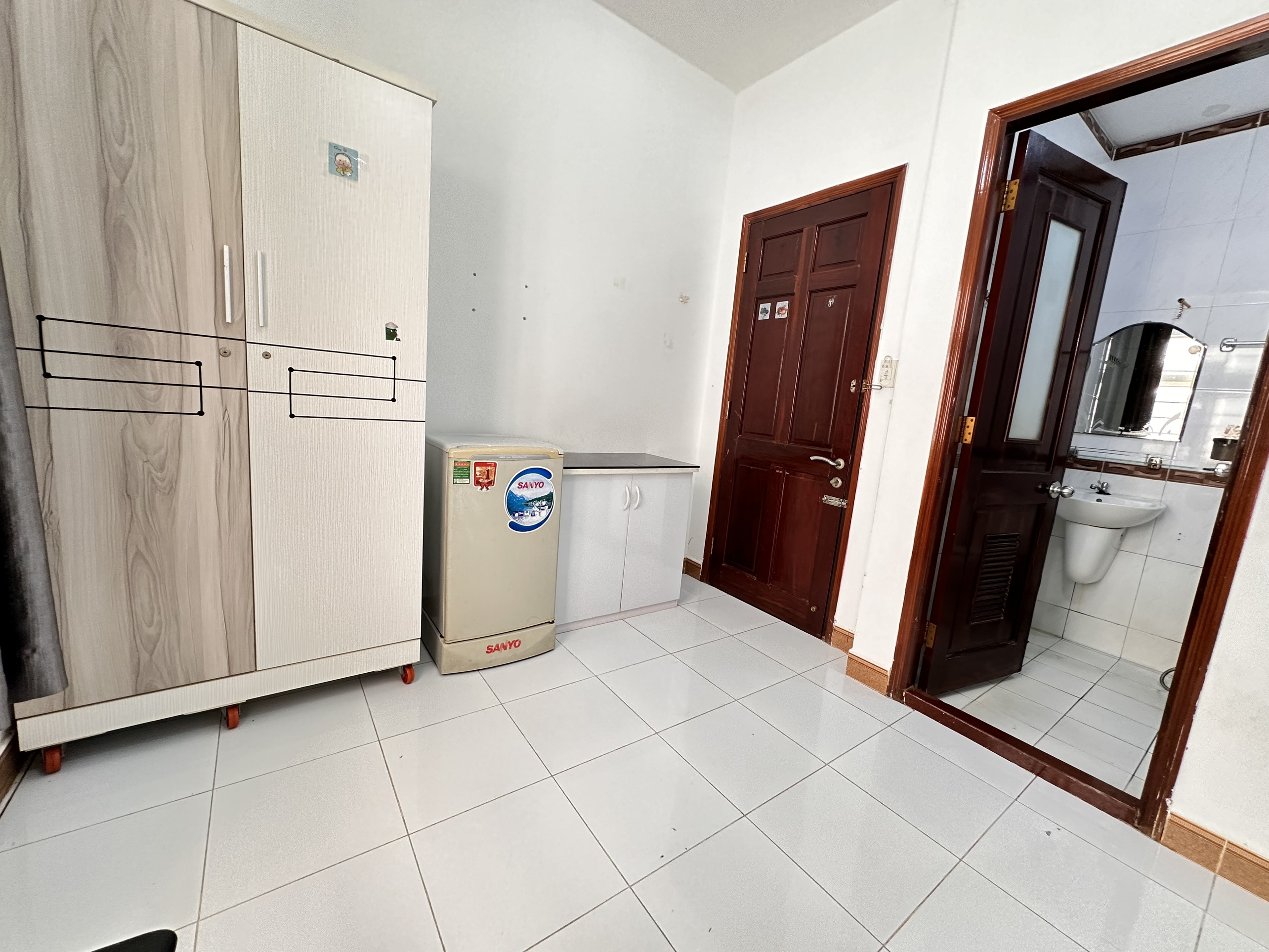 TÒA NHÀ 656/40 CÁCH MẠNG THÁNG TÁM P.11 QUẬN 3